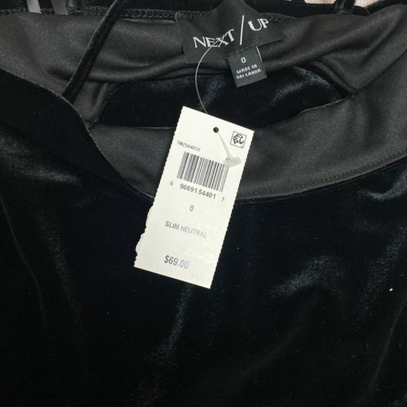 Brand new dress - Picture 7 of 7